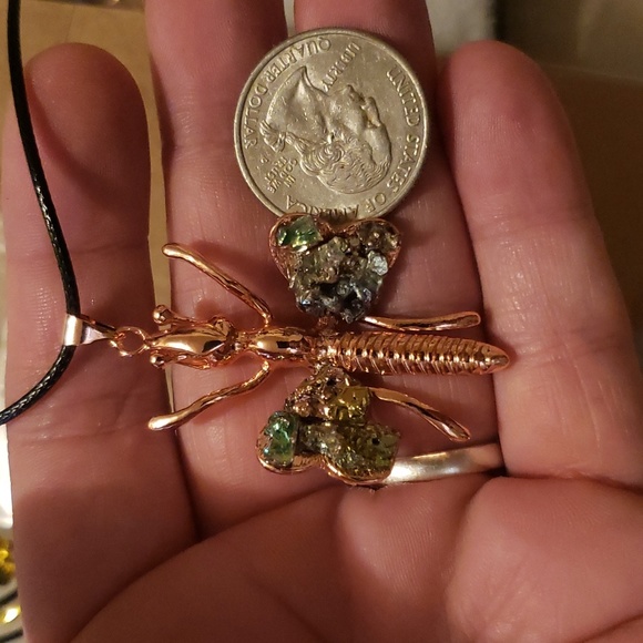 Bismuth Dragonfly pendant - Picture 5 of 8